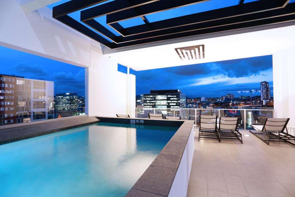 Alex Perry Hotel & Apartments Brisbane Room photo
